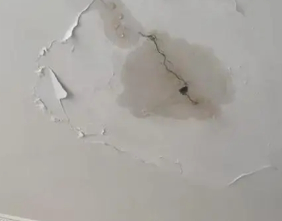 成华阳台漏水维修公司分享下屋面防水工程质量问题原因分析